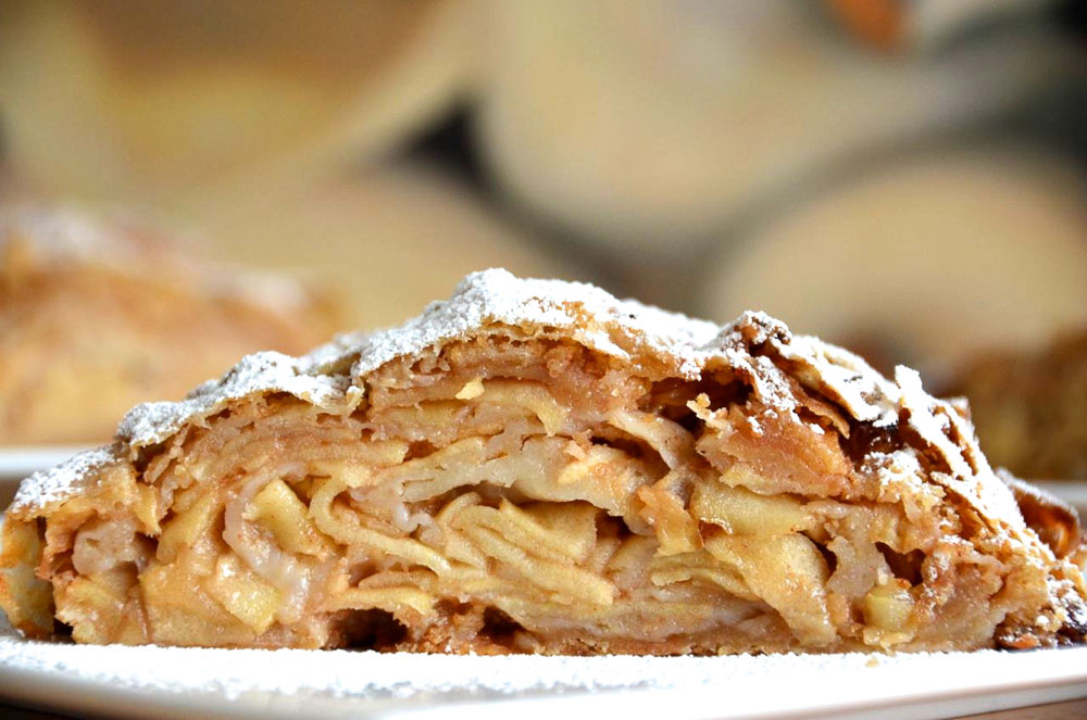 apple strudel vienna sweet treats around the world