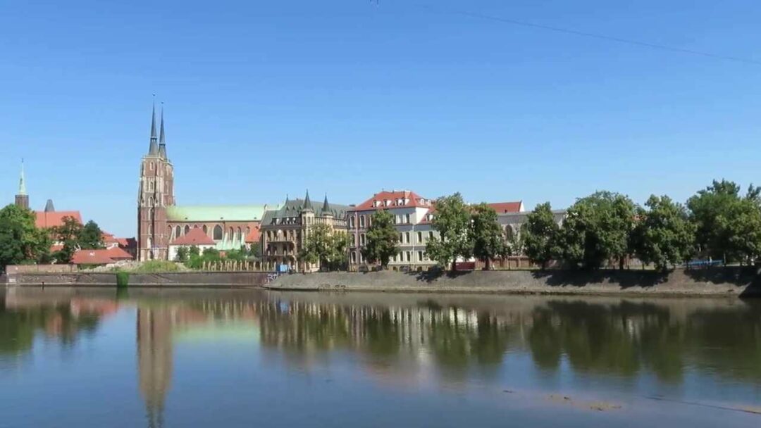 Oder river, Wrocław, Lower Silesian, Poland, Europe - La Vie Zine