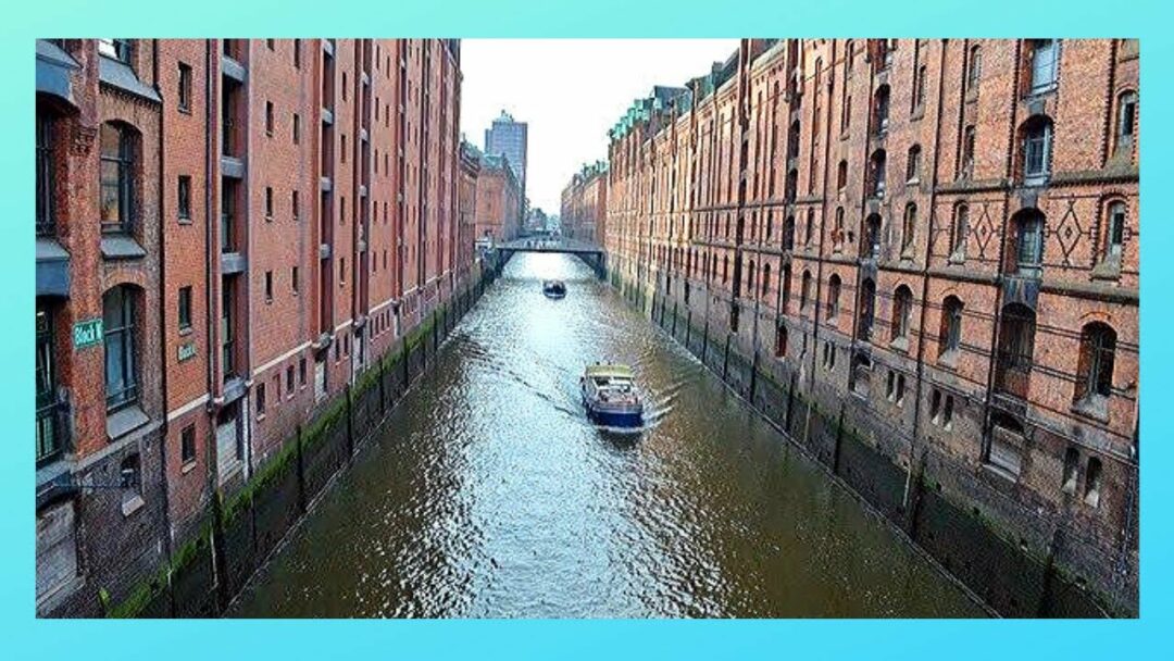 HAMBURG'S stunning canals 😲 (Germany), let's go for a walk!