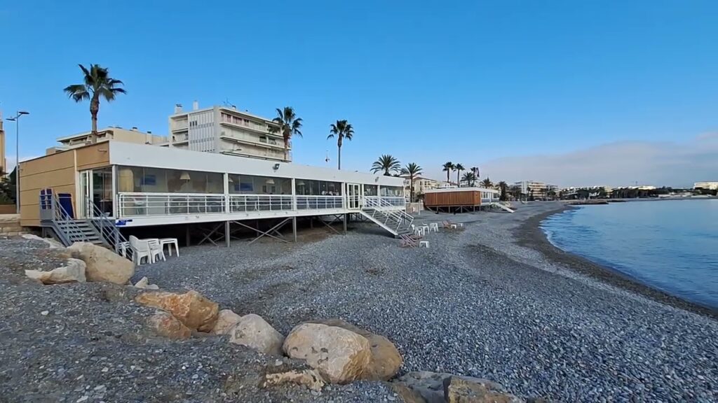 Cros de Cagnes , le bord de mer