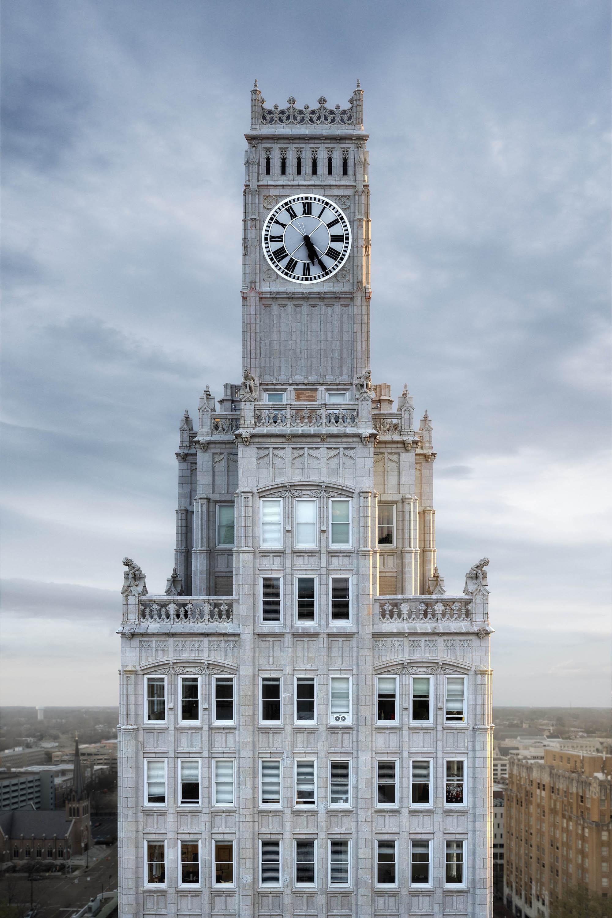 Lamar Life Building, Jackson MS [OC][2000x3000] La Vie Zine