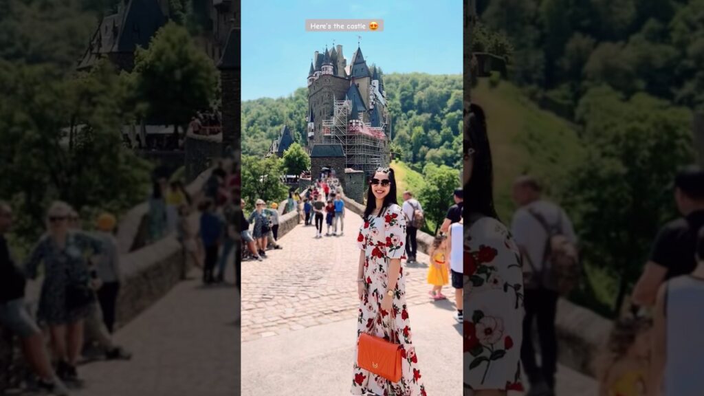 My outfit on a Castle visit day 🏰 (Burg Eltz)