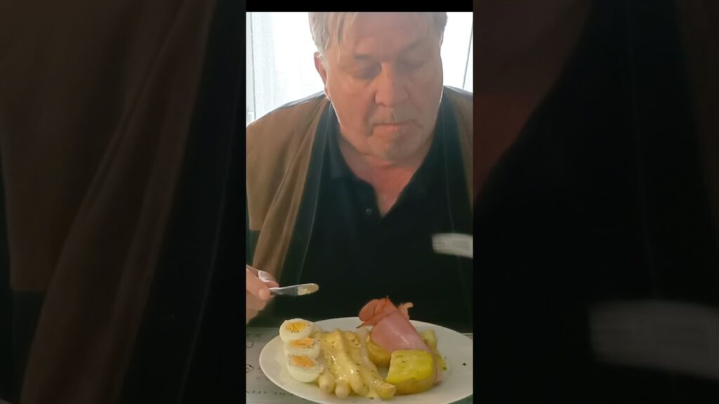 White Asparagus with Hollandaise Sauce #Ham #Egg #Lekker #food #shielapiet