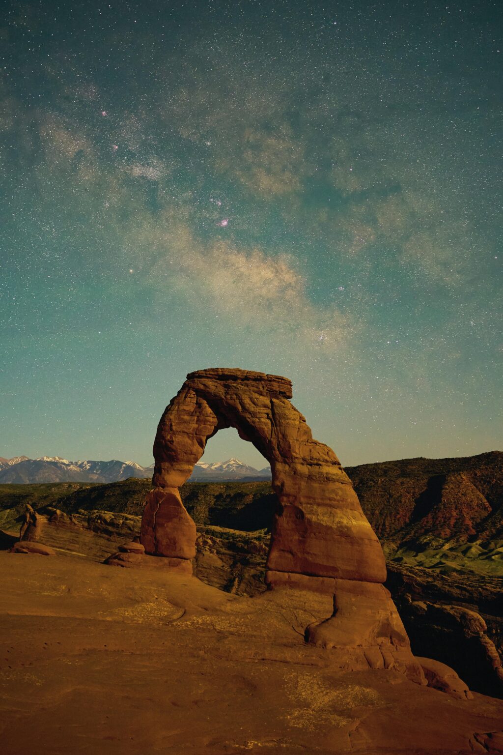 Delicate Arch, Moab,UT [OC] [3574x5362]
