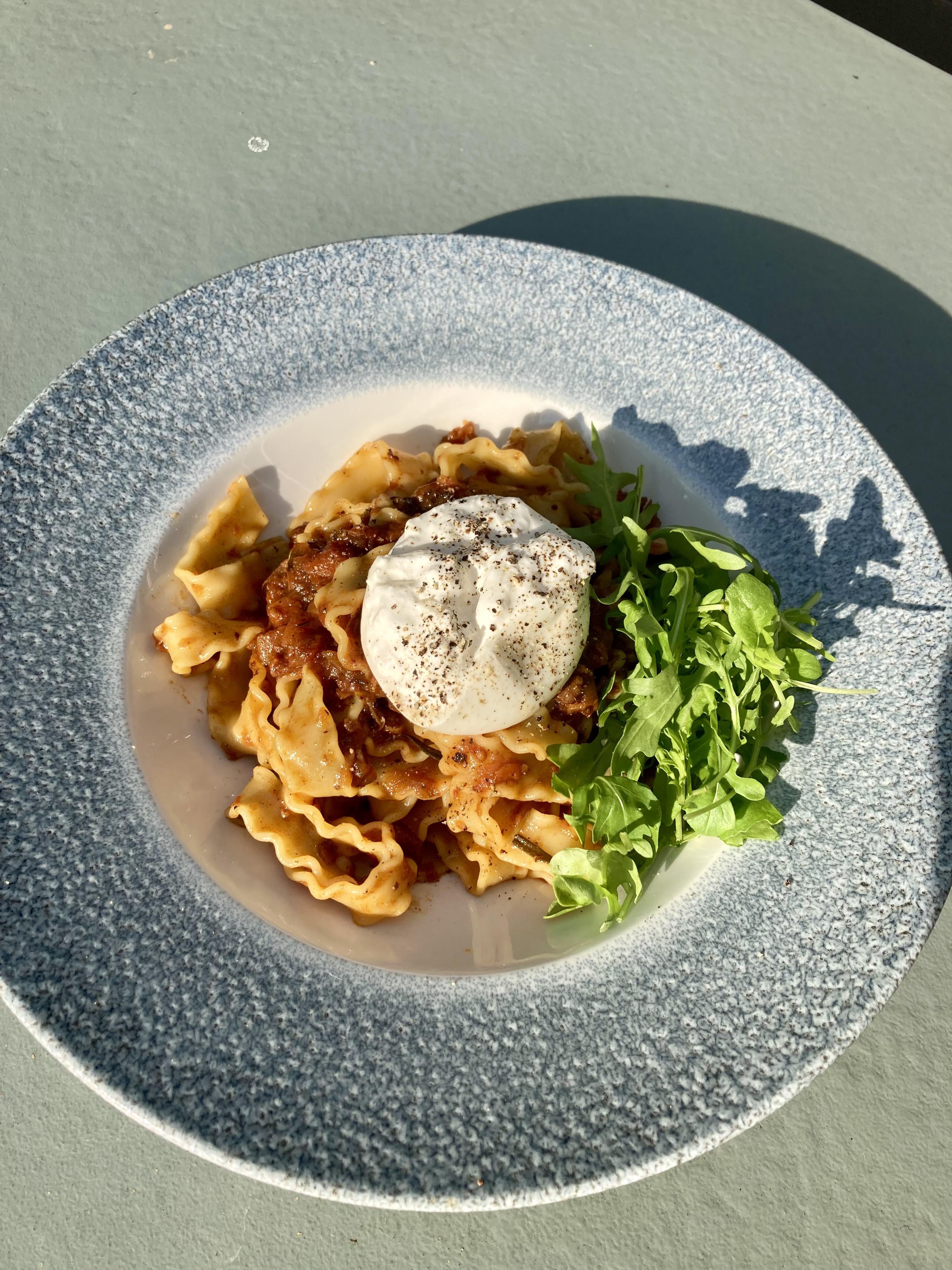 [OC] Mafaldine with ragù and burrata - La Vie Zine