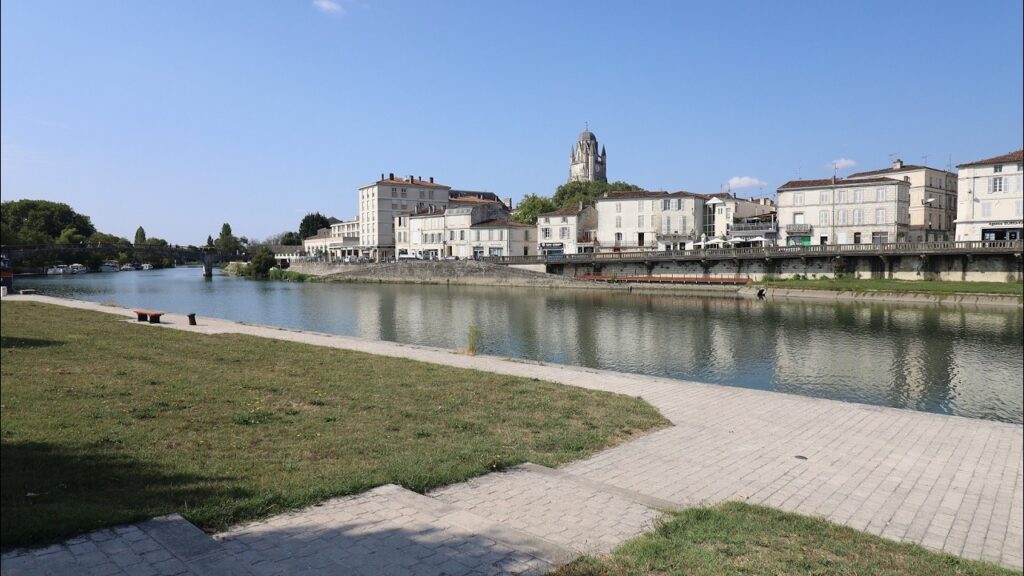Saintes – Charente Maritime – Poitou Charentes – Nouvelle Aquitaine Saintes - Charente Maritime - Poitou Charentes - Nouvelle Aquitaine