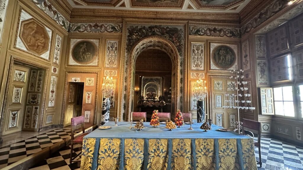 Château de Vaux-le-Vicomte: The Castle That Inspired Versailles Château de Vaux-le-Vicomte: The Castle That Inspired Versailles