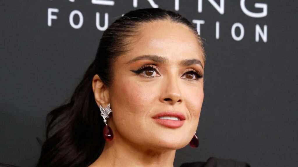 Salma Hayek opens up about her ‘whole new life’ after major family overhaul Salma Hayek opens up about her 'whole new life' after major family overhaul