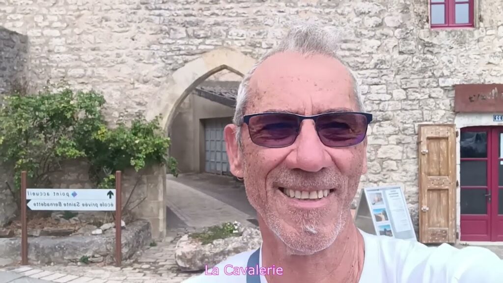 #VANLIFE 1/11ème- Occitanie/Aveyron – Visites – La Cavalerie “Les Artisous” et Roquefort-sur-Soulzon #VANLIFE 1/11ème- Occitanie/Aveyron - Visites - La Cavalerie "Les Artisous" et Roquefort-sur-Soulzon