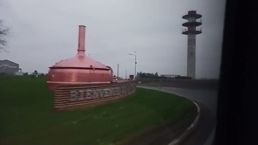 [Arc-en-Ciel 1] Crossway LE sur la ligne 905 entre Hazebrouck – Gare Routière et Cassel – Place