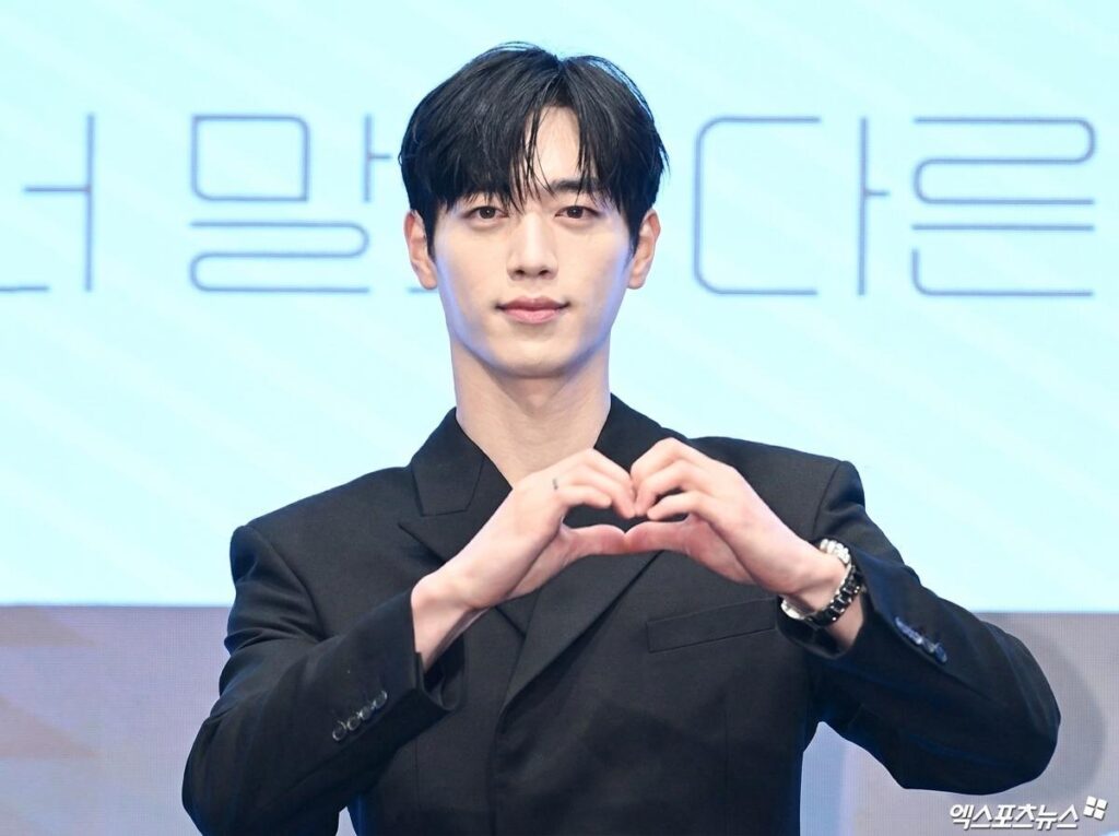 Seo Kang-joon joins Hyun Bin, Son Ye-jin in wealthy Seoul neighborhood Actor Seo Kang-joon / Xportsnews