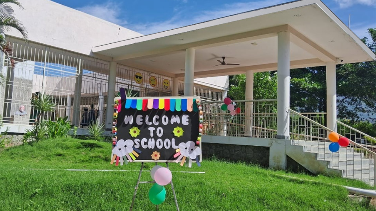 Mountain View School was founded in 2015 to provide education to children from economically disadvantaged villages around Usilampatti.