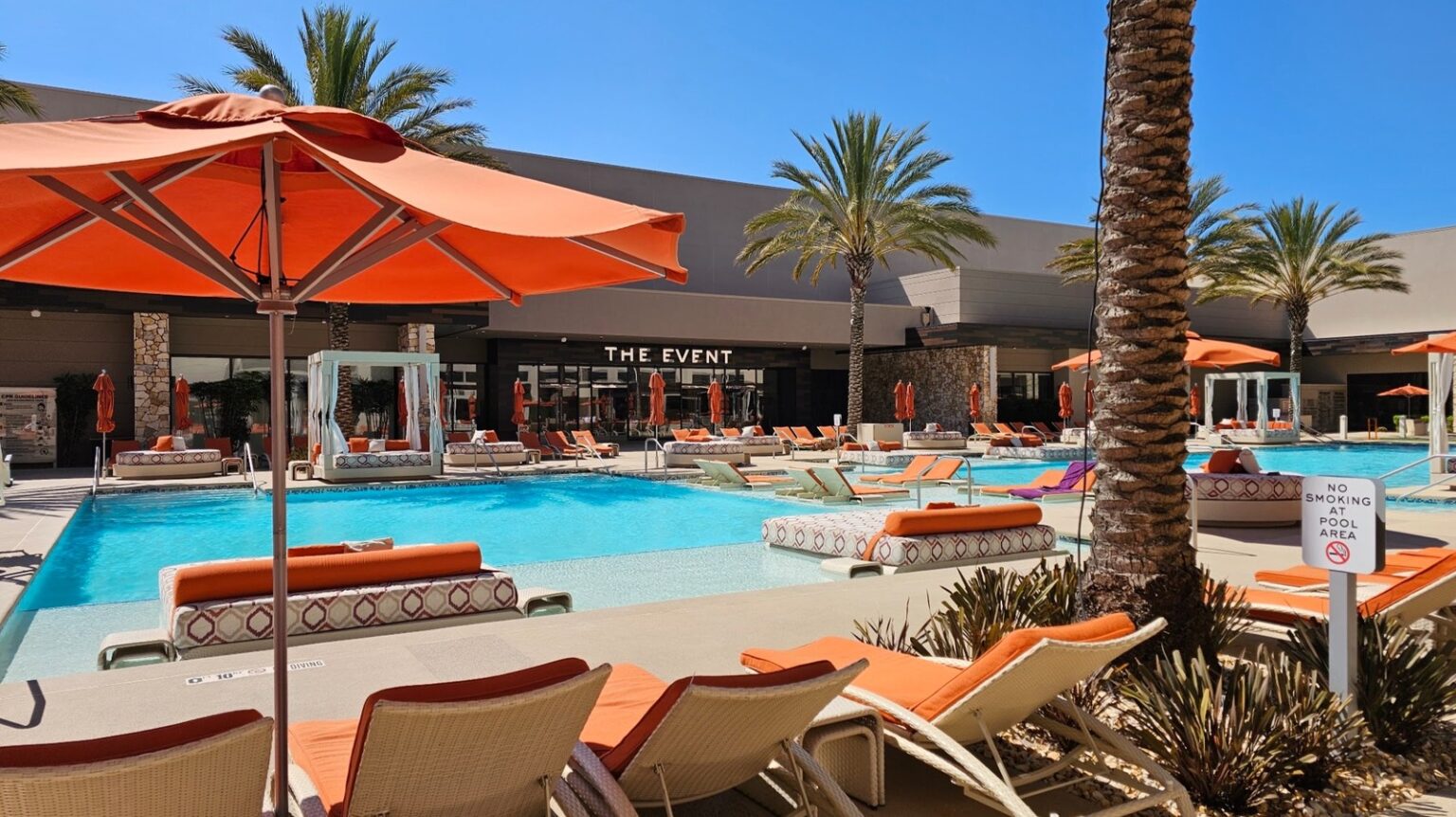 One Of The ‘Best Weekend Getaways’ From San Francisco Is A Las Vegas Style Resort With Destination-Worthy Dining One Of The 'Best Weekend Getaways' From San Francisco Is A Las Vegas Style Resort With Destination-Worthy Dining