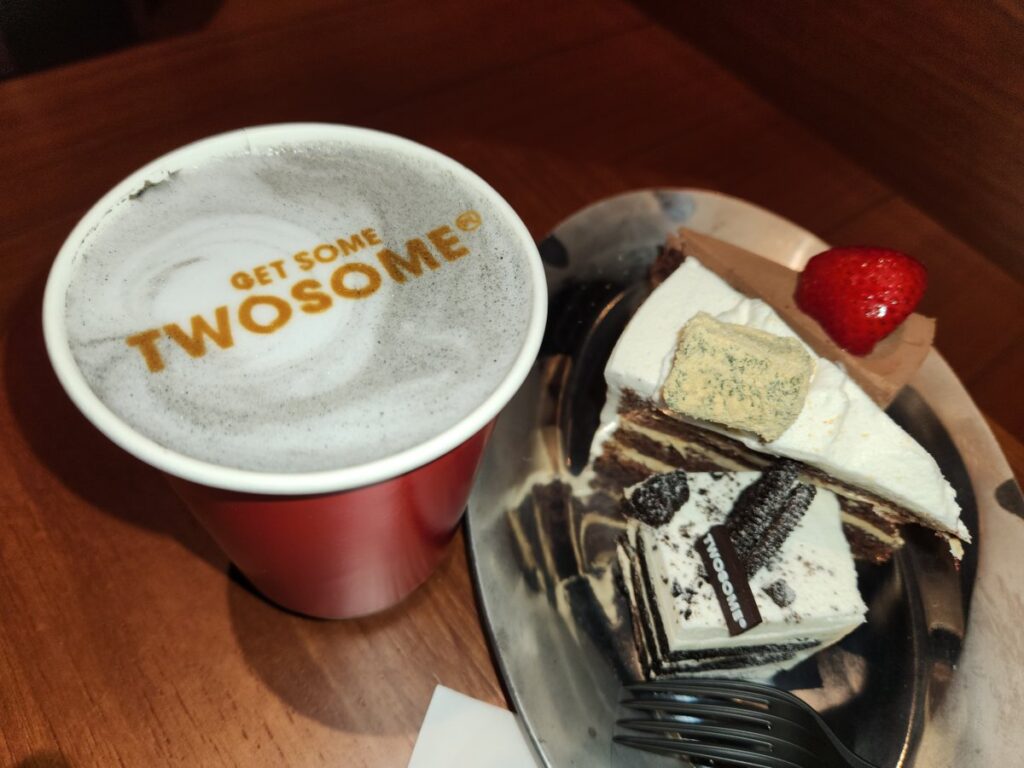A Table Down the Street: The First Cup of Seoul A Table Down the Street: The First Cup of Seoul