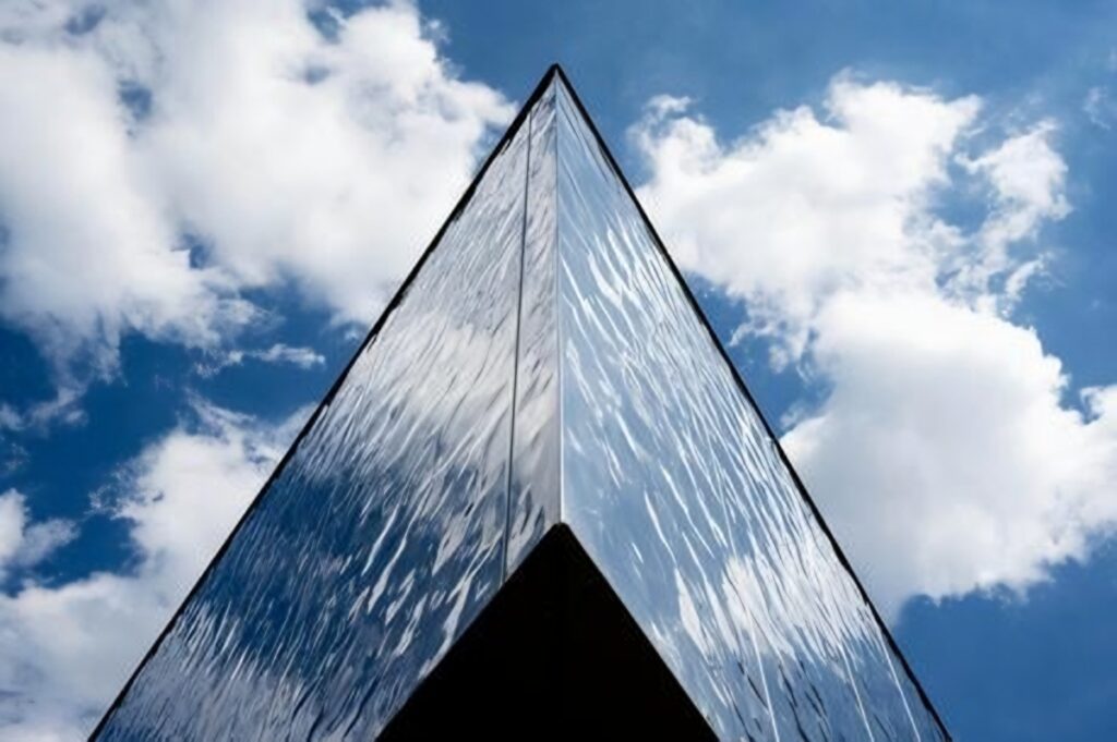 3 Seoul architectural gems where art meets everyday life The Seoul SeMA Seo-Seoul Museum of Art in Geumcheon Distric, Seoul, is the winner of the grand prize at the 2026 Seoul Architecture Awards. Korea Times photo by Lee Han-ho