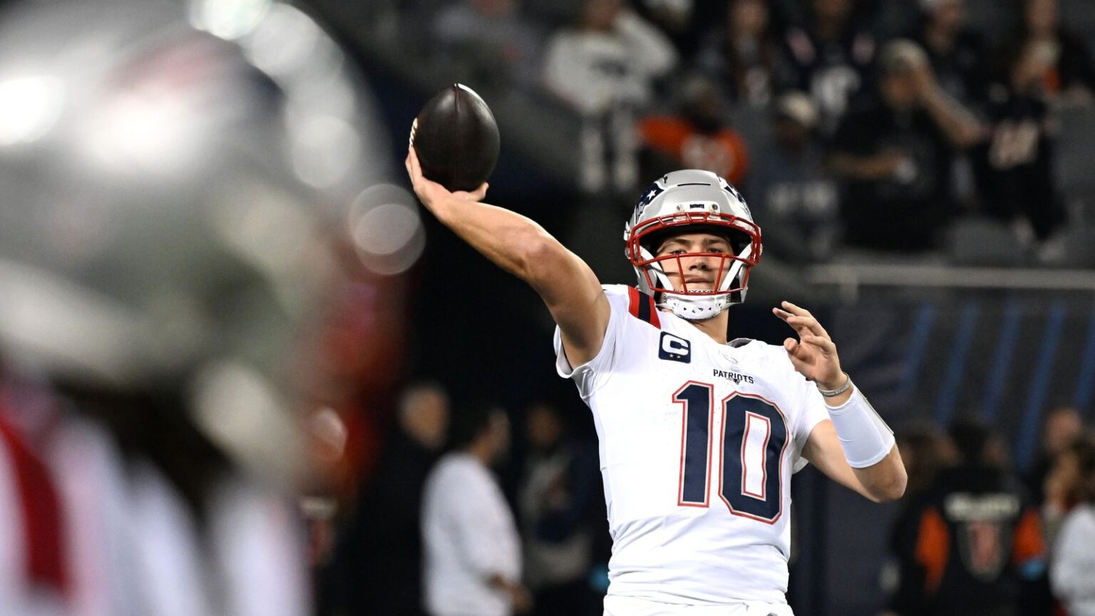 BSJ Live Coverage: Patriots (4-2) at Chicago Bears (4-2), 8:15 p.m.